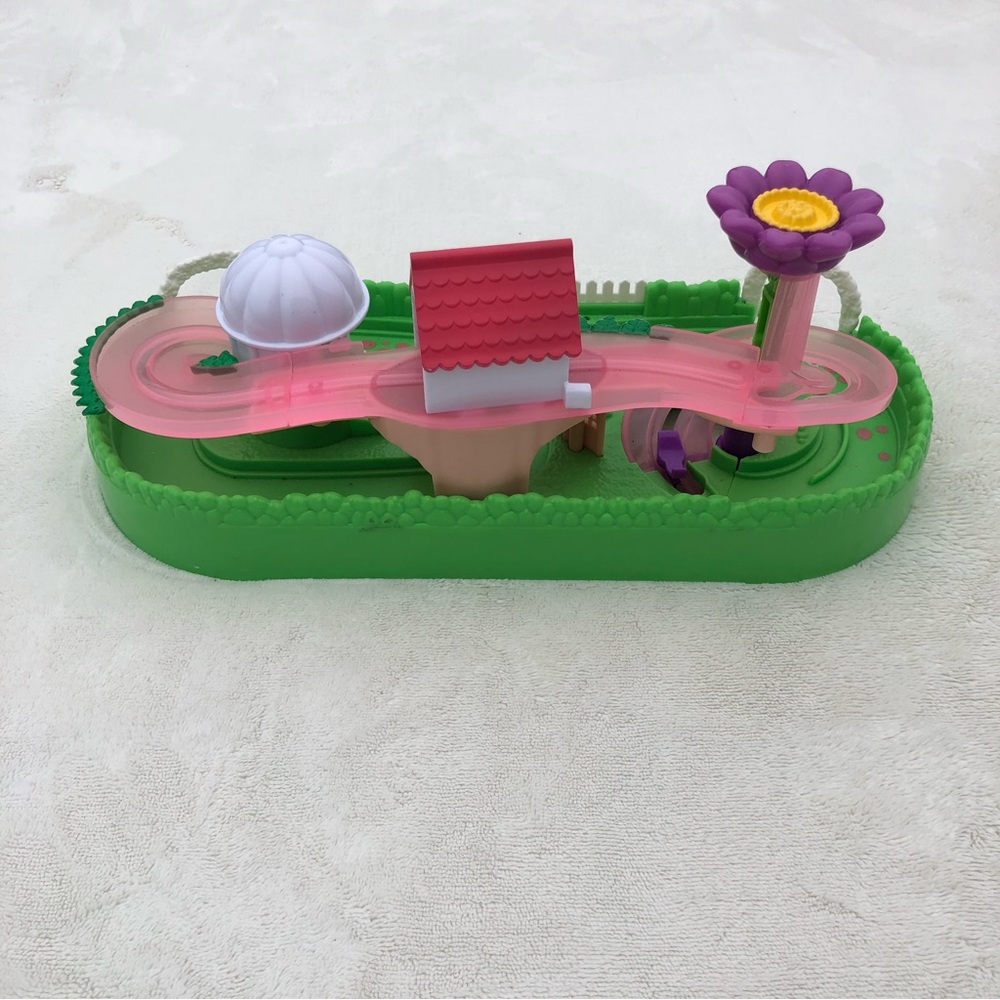 Little live pets lil ladybug garden play-set Toy